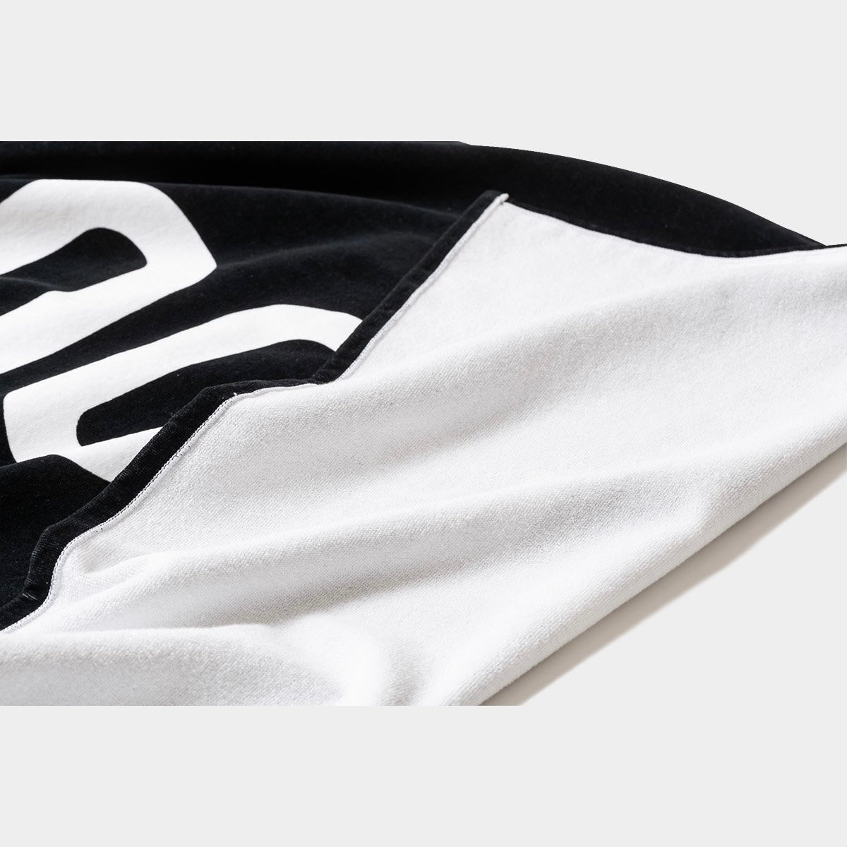 TIGHTBOOTH LOGO BEACH TOWEL