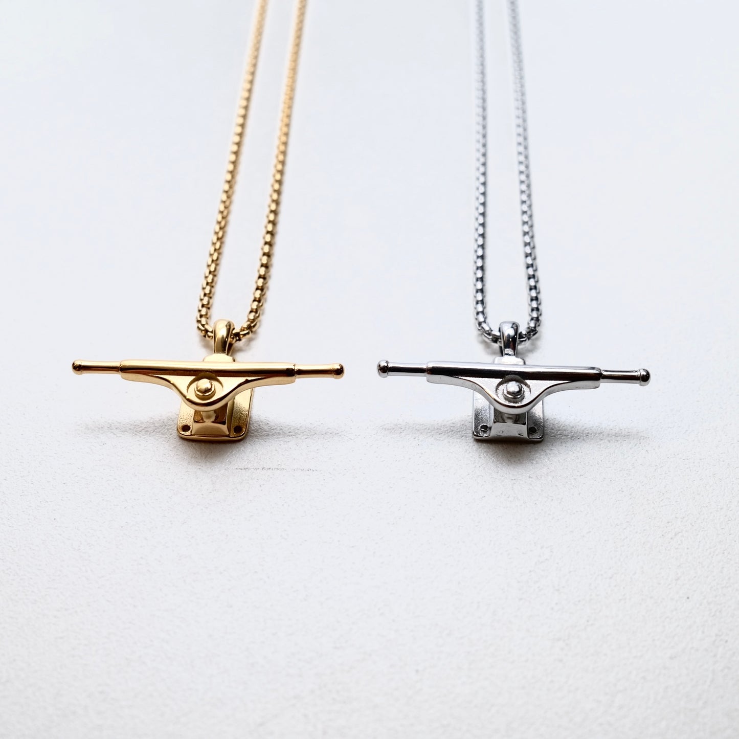 PLAYA FC TRUCK NECKLACE 輪架項練