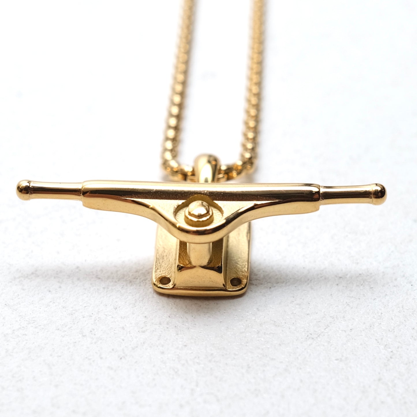 PLAYA FC TRUCK NECKLACE 輪架項練