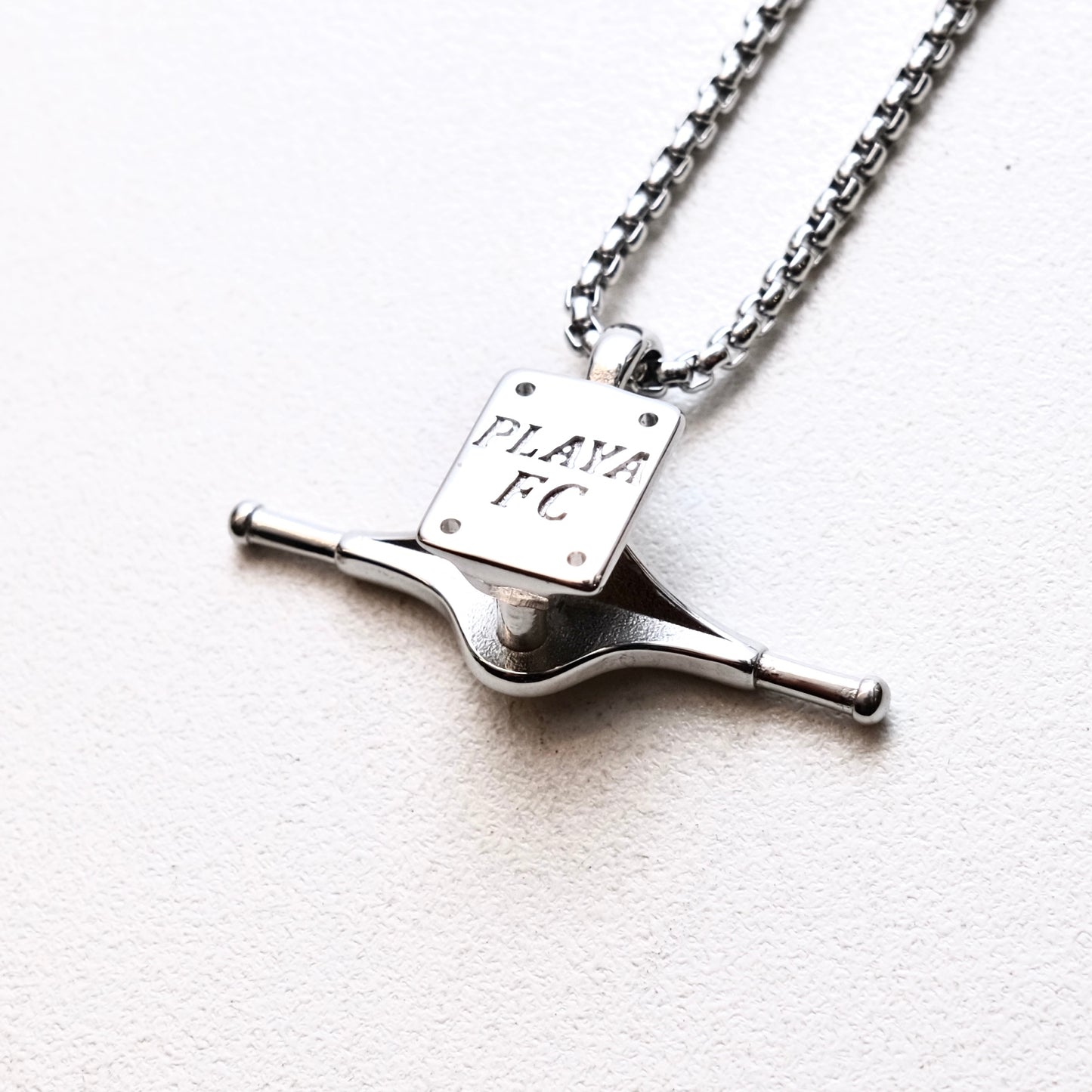 PLAYA FC TRUCK NECKLACE 輪架項練
