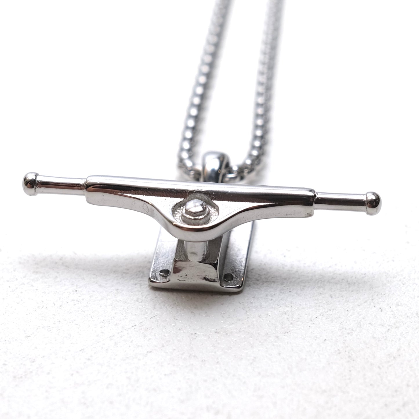 PLAYA FC TRUCK NECKLACE 輪架項練